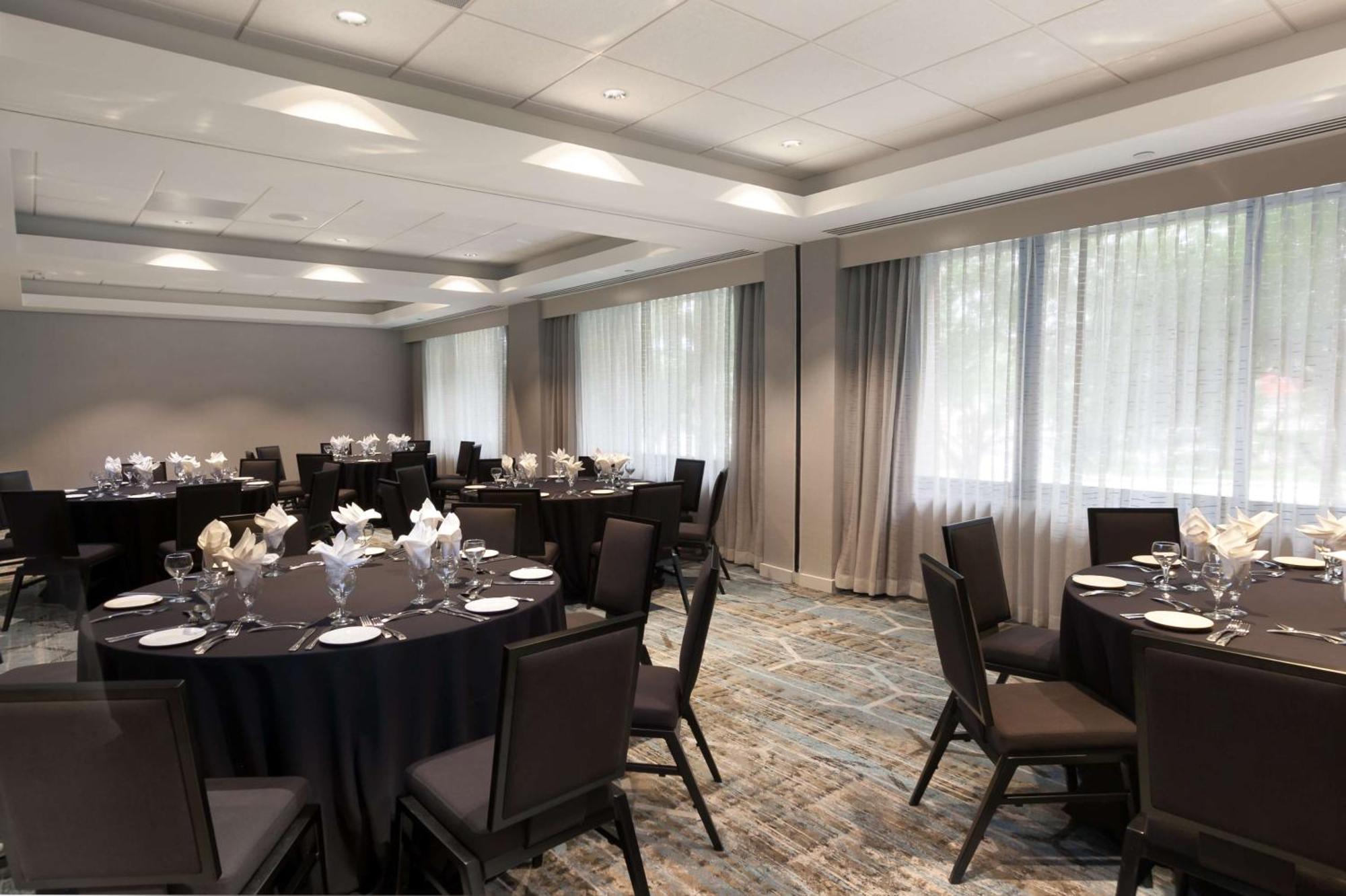 Doubletree By Hilton Hotel & Suites Houston By The Galleria エクステリア 写真