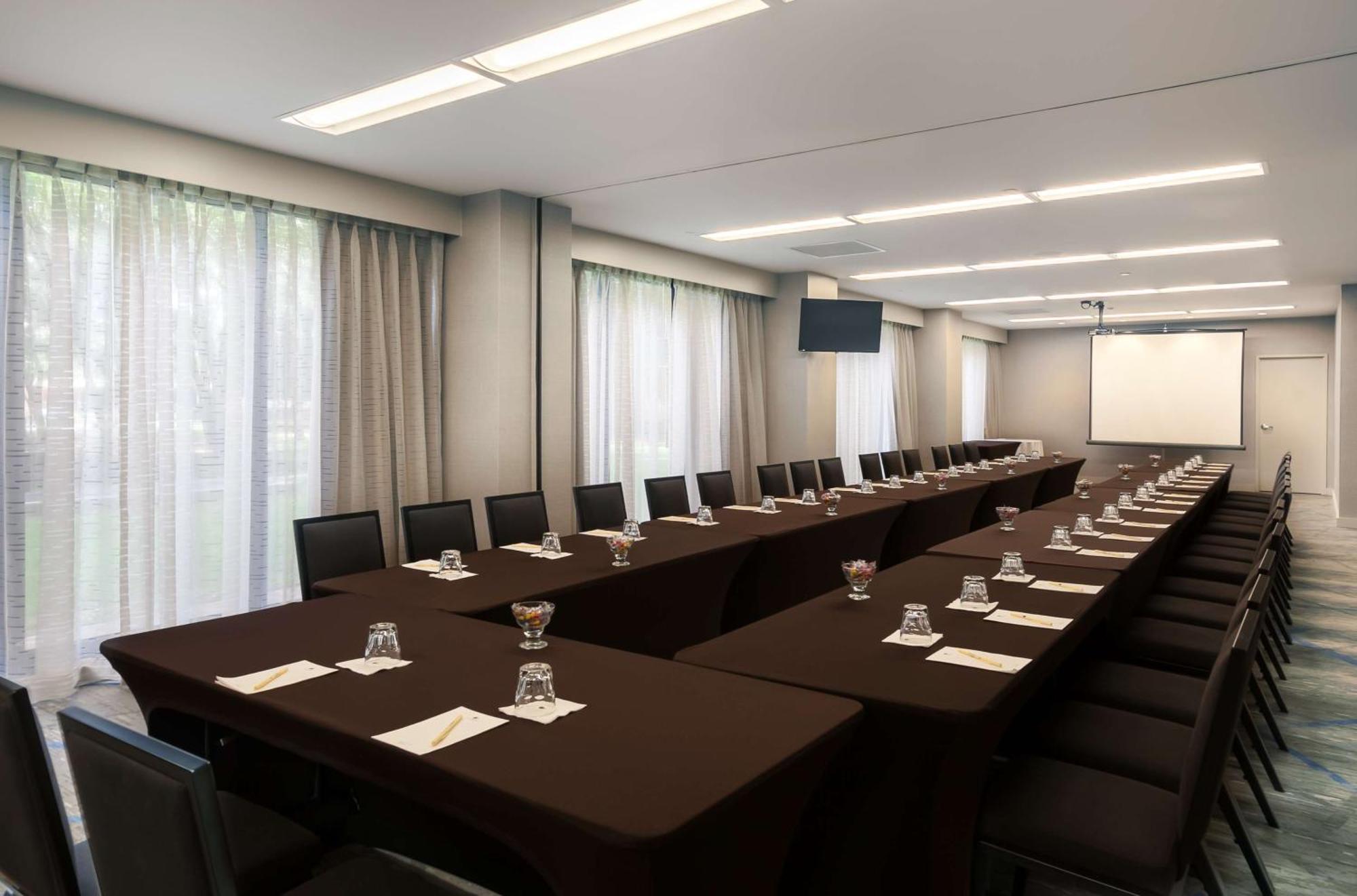 Doubletree By Hilton Hotel & Suites Houston By The Galleria エクステリア 写真